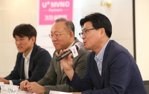 김시영 LG유플러스 MVNO서비스 담당이 24일 서울 중구 S타워에서 열린 U+MVNO 파트너스 기자설명회에서 기자들의 질의에 답하고 있다. /사진=뉴스1