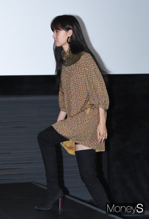 [머니S포토] 공효진 '높은 계단 성큼성큼'