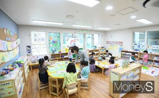 [머니S포토] 500세대 이상 아파트에 국공립 어린이집 '필수'