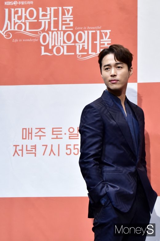 [머니S포토]  부드러운 카리스마 오민석, '주말은 사풀인풀과함께...'