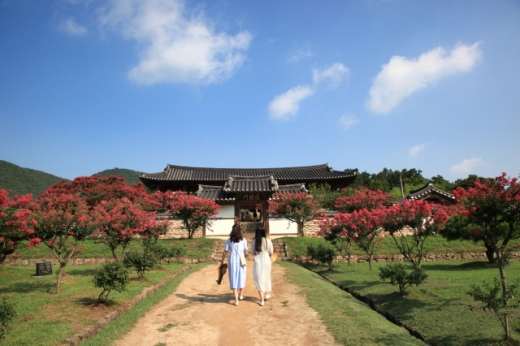 병산서원의 첫인상은 자연에 몸을 낮춘 듯 보인다. /사진제공=한국관광공사