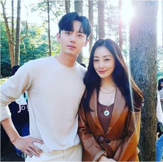 이지훈(왼쪽) 오나라. /사진=오나라 인스타그램 캡처  