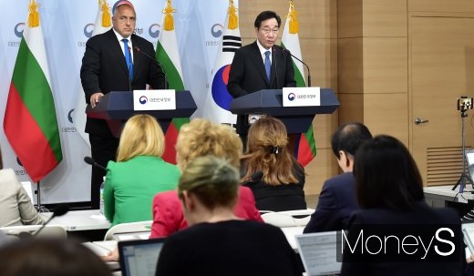 [머니S포토] 이낙연·보리소프 총리, 한-불가리아 양국 협력관계 확대 발표