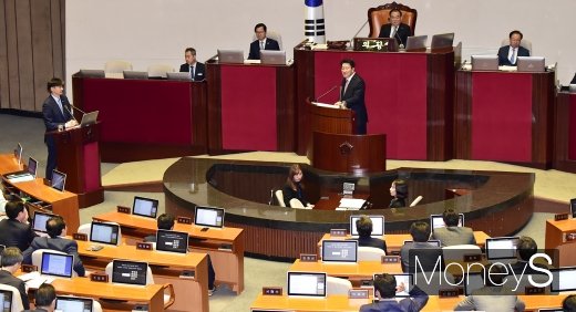 [머니S포토] 권성동 '법무부를 대표해 나오신 분' 호명