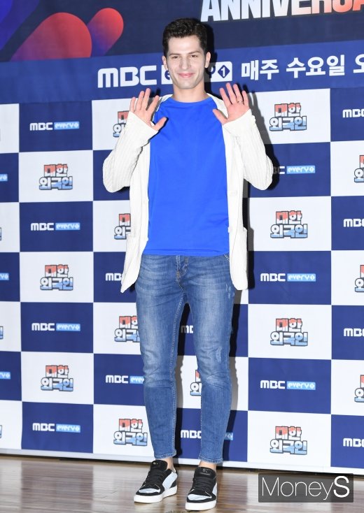 [머니S포토] '대한외국인' 알베르토, 모델 뺨치는 비율