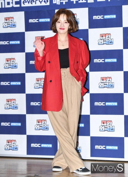 [머니S포토] 황보라, 다소 과한 패션