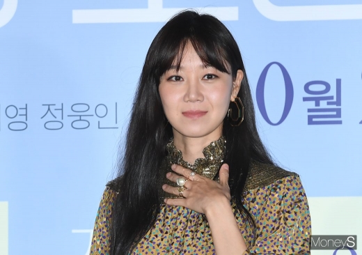 배우 공효진이 지난 24일 서울 자양동 롯데시네마 건대입구에서 열린 영화 '가장 보통의 연애'(감독 김한결) 언론시사회에 참석해 포즈를 취하고 있다. /사진=장동규 기자