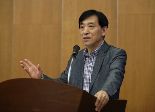 이주열 한국은행 총재가 지난 27일 열린 한은 기자단 워크숍에서 올해 경제성장률 전망에 대해 이야기 하고 있다. / 사진=한국은행.