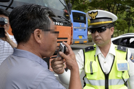 국회 행정안전위원회 소속 김한정 국회의원(더불어민주당, 남양주을)이 인사혁신처로부터 제출받은 자료에 따르면 최근 5년간 음주운전으로 징계를 받은 국가직 공무원이 3605명에 달하는 것으로 나타났다. / 사진=머니투데이