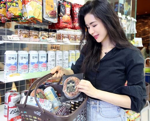 편의점에서 파는 스테이크, 어디서 누가 많이 사나?