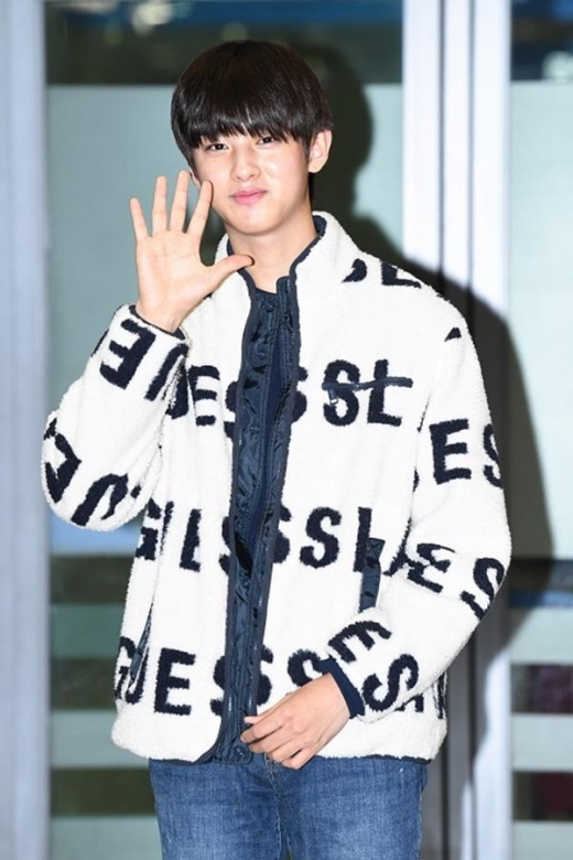 [★공항패션] ‘프로듀스 X 101' 김민규, 캐주얼 남친 룩