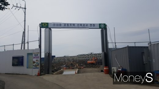 제주 서귀포의 한 공동주택 건설현장. 사진 속 현장은 미분양 기사 내용과 무관함. /사진=김창성 기자