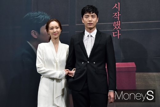 [머니S포토] 이민기-이유영, '흑백의 조화'