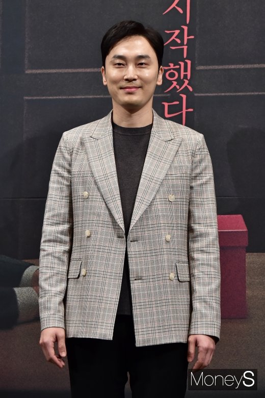 [머니S포토] 대기업 실장님으로 돌아온 서현우, 훈내 진동
