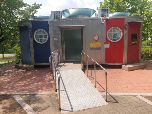 탄천 서현동 지점에 있는 장애인화장실(자료사진). / 사진제공=성남시