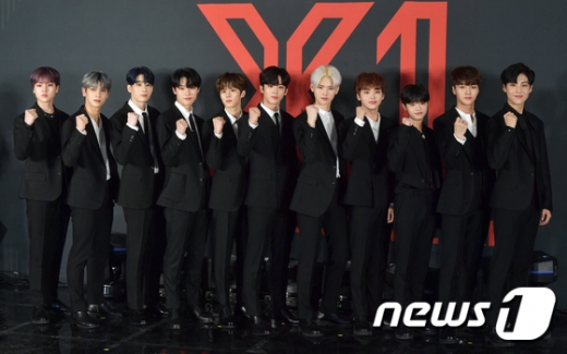 그룹 엑스원(X1)이 지난달 27일 서울 구로구 고척스카이돔에서 열린 '프로듀스X101 엑스원 쇼콘'에서 포즈를 취하고 있다. /사진=뉴스1