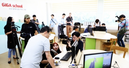 외신기자들 DMZ 유일 민간인 거주 대성동 마을 방문. / 사진제공=파주시