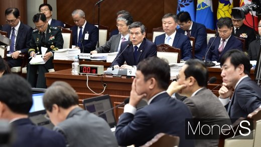 [머니S포토] 20대 국회 마지막 국방부 국정감사