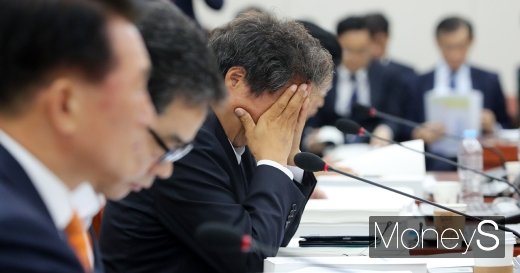[머니S포토] 단식농성 이학재, 교육부 국감 참석