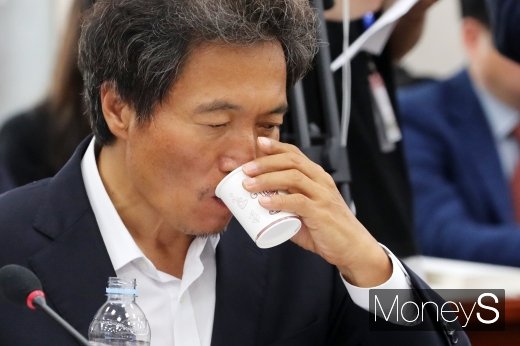 [머니S포토] 단식농성 이학재 교육부 국감 참석