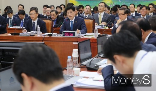 [머니S포토] 2019 국무조정실 국정감사