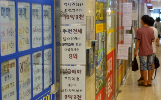 공인중개업소가 몰린 서울 송파구의 한 상가. 사진 속 매물은 기사 내용과 무관함. /사진=뉴시스 DB