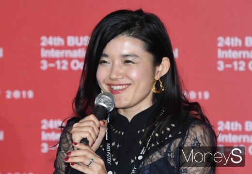 [머니S포토] 리사 타케바 감독 