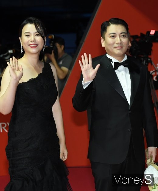 [머니S포토] 장혜진·박명훈 'BIFF에 나타난 기생충 커플'