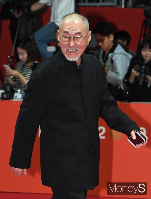[머니S포토] 정일성 감독 '제24회 부산국제영화제(BIFF) 왔어요'