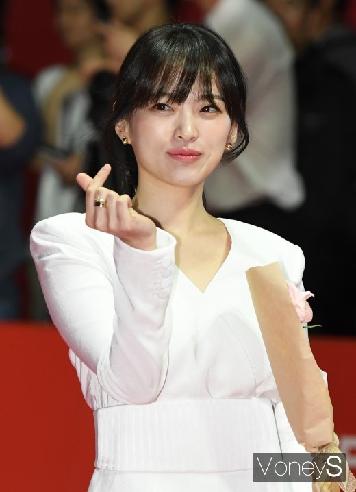 [머니S포토] 천우희 '멜로퀸의 하트'(부산국제영화제)