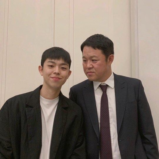 그리, 아빠 김구라 생일 축하 '붕어빵 부자'