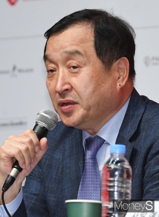 [머니S포토] 인사말 하는  전양준 부산국제영화제 위원장