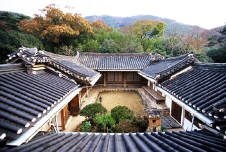    고산 녹우당 안채  /사진제공=해남군