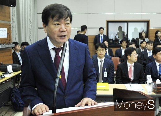 [머니S포토] 업부보고하는 배성범 서울중앙지검장