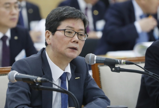 국감에 참석해 질의에 답변하는 손병석 한국철도공사사장. /사진=뉴스1 주기철 기자