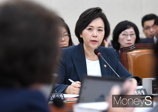 [머니S포토] 이의경 식약처장의 안보사 사태 관련 답변