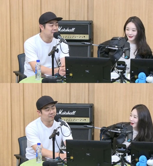 김기욱 강민경. /사진=SBS 보이는라디오 방송화면 캡처