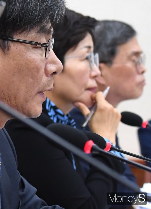 [머니S포토] 엄재식·김혜정·정재훈 의원 질의에 집중