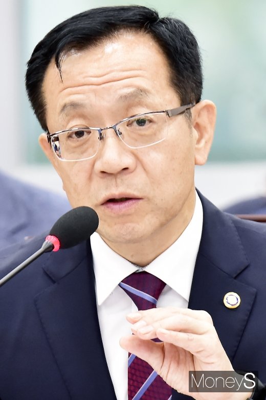 [머니S포토] 2019 소방청 국감서 답변하는 정문호 청장