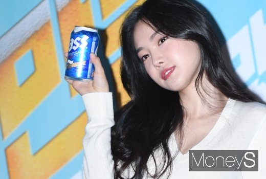 [머니S포토] 에이핑크 손나은 '아침부터 미모가 반짝반짝'