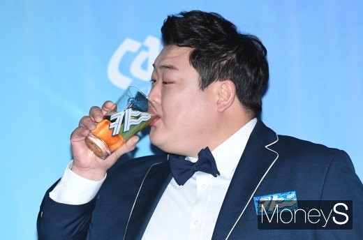 [머니S포토] 김준현 '원샷할 기세~!'