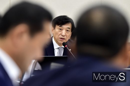 [머니S포토] 이주열 총재 
