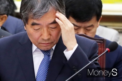 [머니S포토] 조국일가 사모펀드 초점 둔 2019 금감원 국감