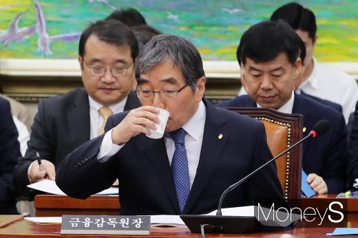 [머니S포토] 윤석헌, 