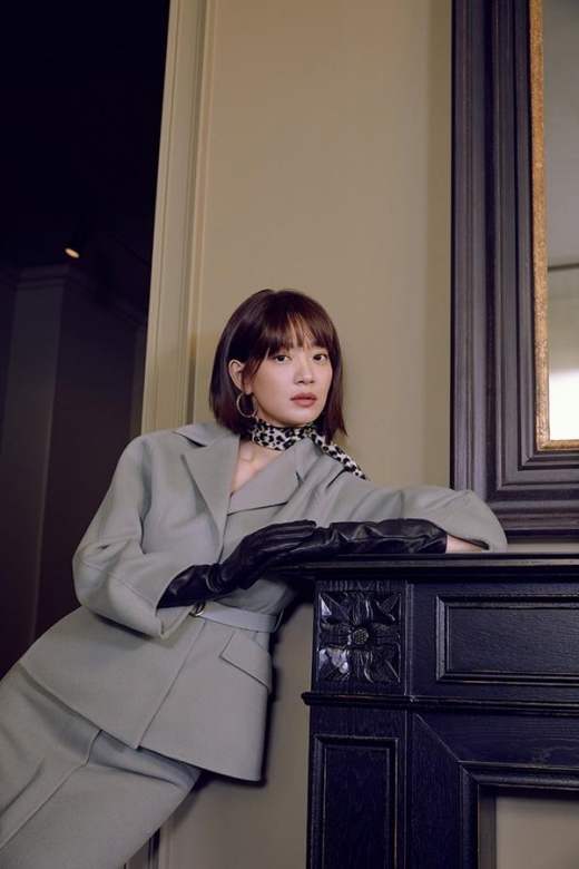 [★화보] 신민아, 이보다 더 고혹적일 순 없다