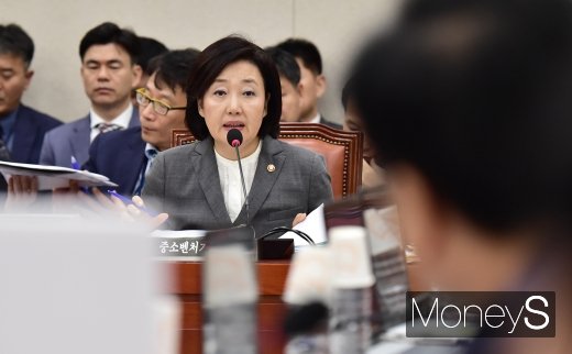 [머니S포토] 전국 편의점 절반이상 적자, 중기부 입장은?