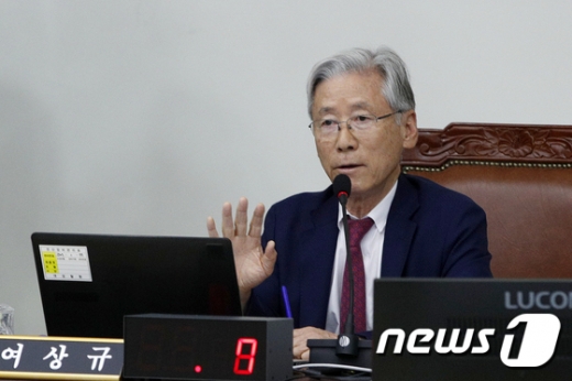 여상규 법제사법위원장이 지난 7일 서울 서초동 서울고등검찰청에서 열린 국정감사 도중 발언하고 있다. /사진=뉴스1