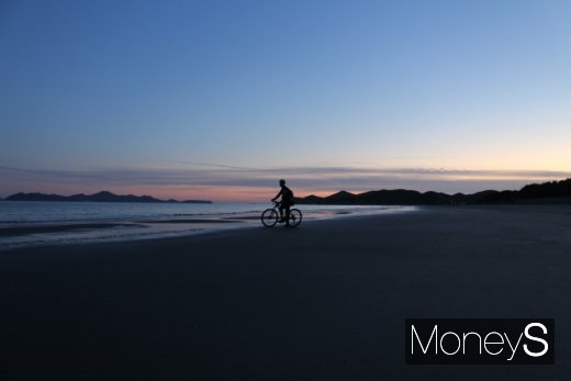 백령도 여행의 백미, 사곶해변 낙조와 자전거