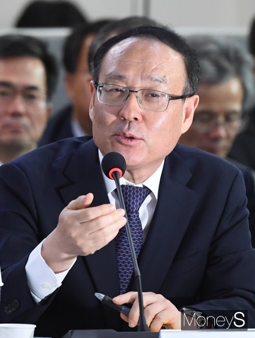 [머니S포토] 의원 질의 답변하는 오세정 서울대 총장