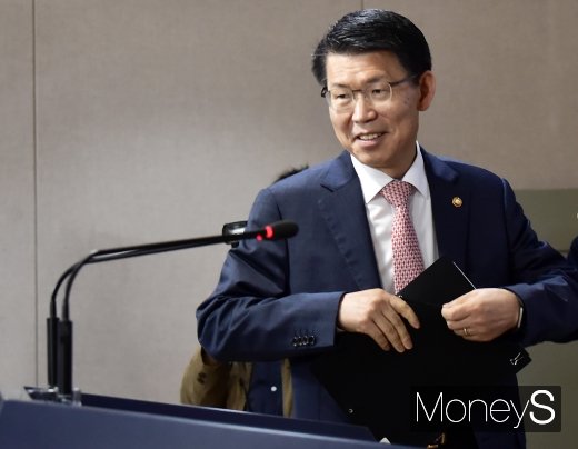 [머니S포토] 은성수 금융위원장, 취임 이후 첫 기자간담회